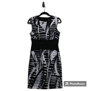 Black and White Geo Print Zip-Up Dress